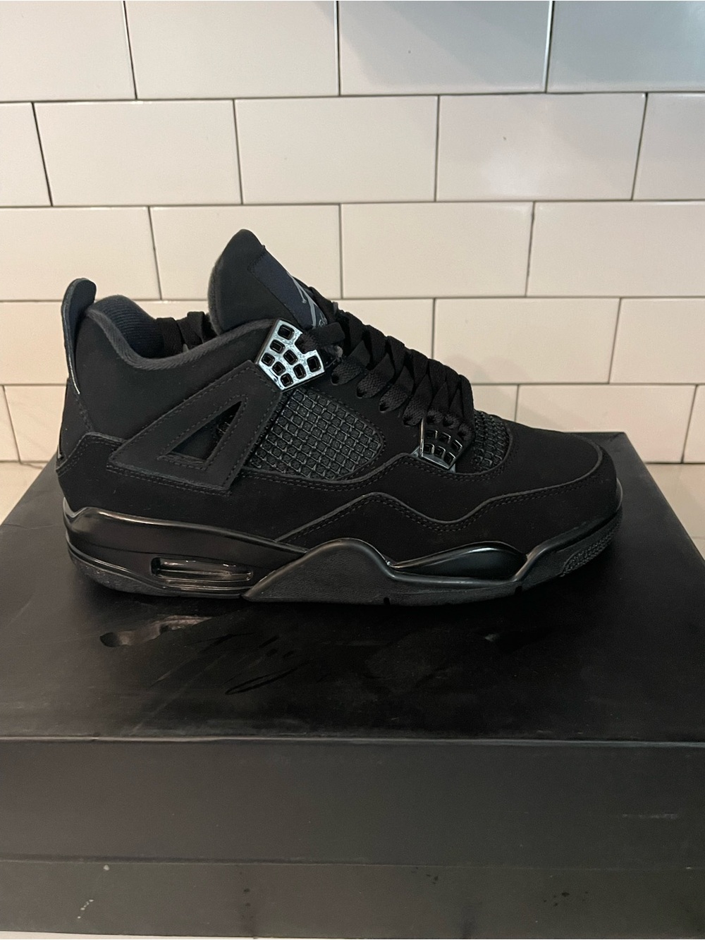 Men’s Retro 4 Black Cat Size 7.